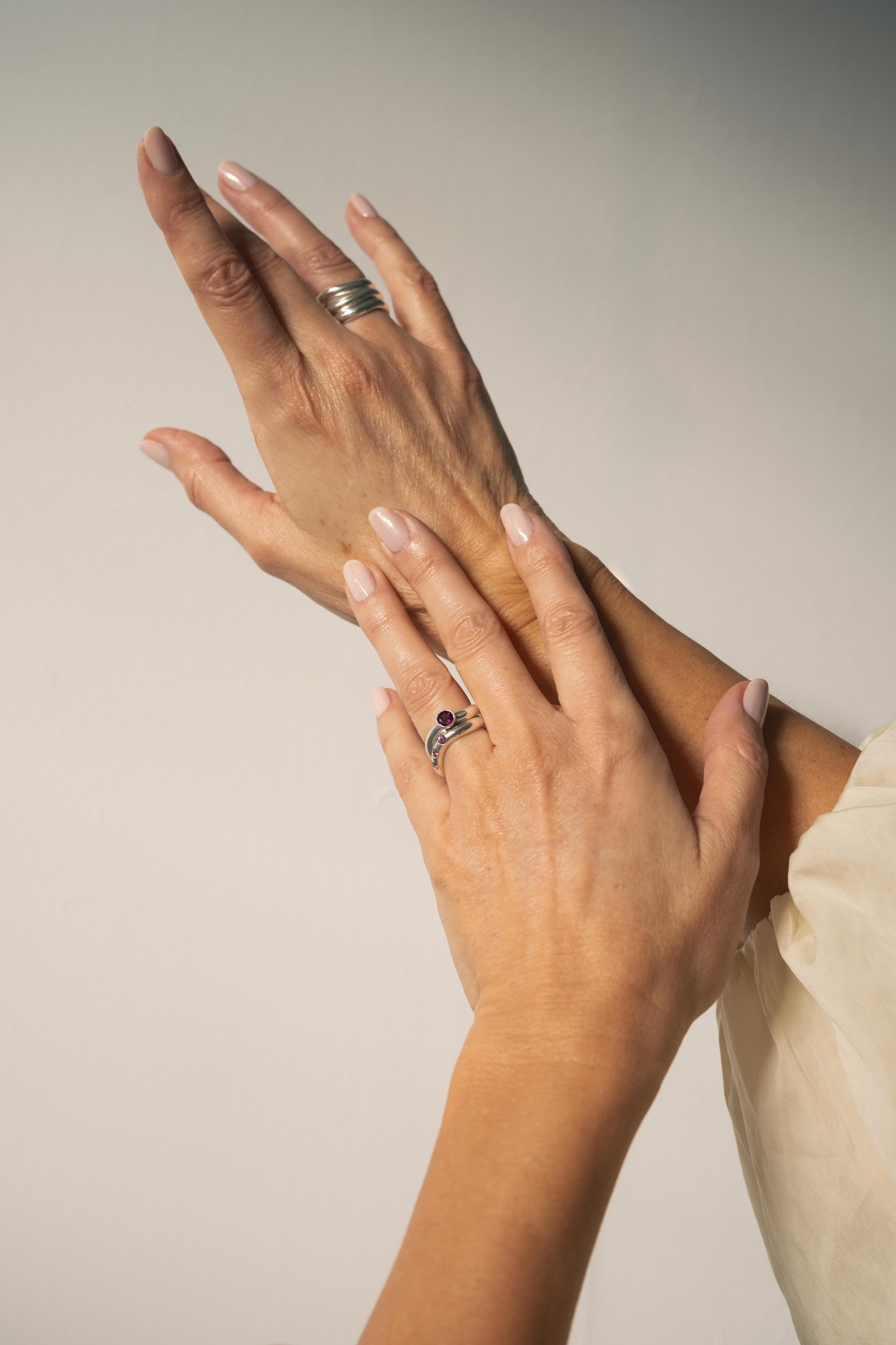 ANILLO ESSENCE LIQUID PLATA