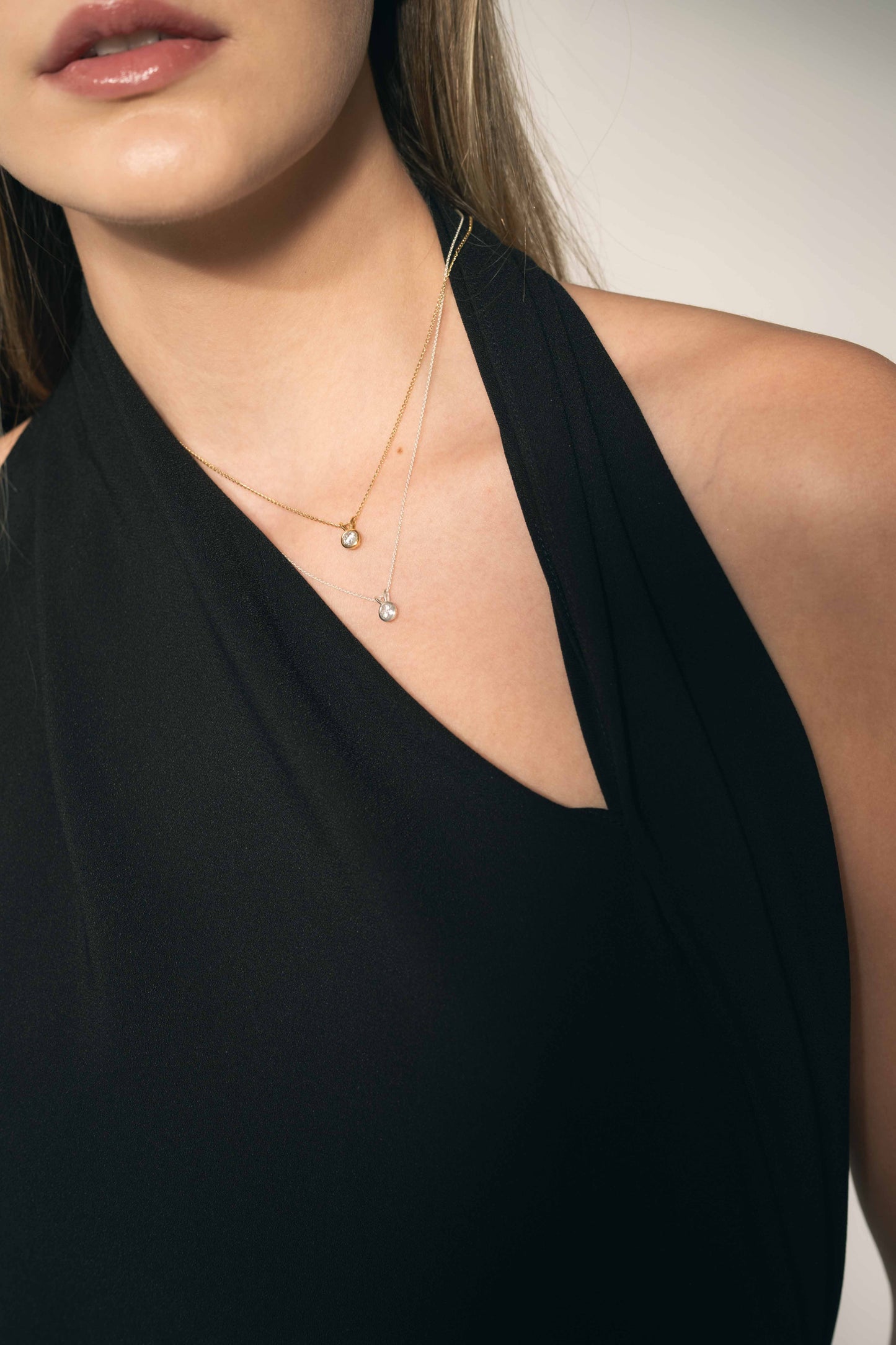 COLGANTE ESSENCE ORO BLANCO 18K - DIAMANTE