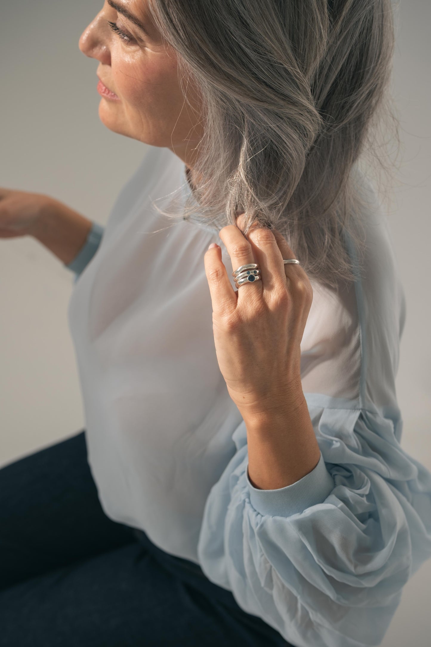ANILLO ESSENCE SOLITARIO PLATA - TOPACIO LONDON BLUE