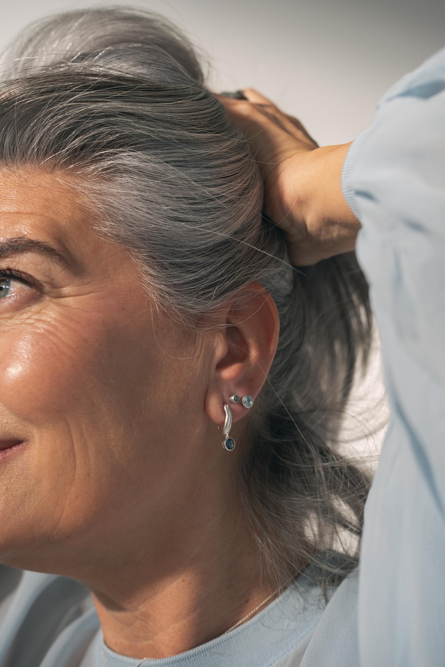 ESSENCE STUDS PLATA - TOPACIO SKY