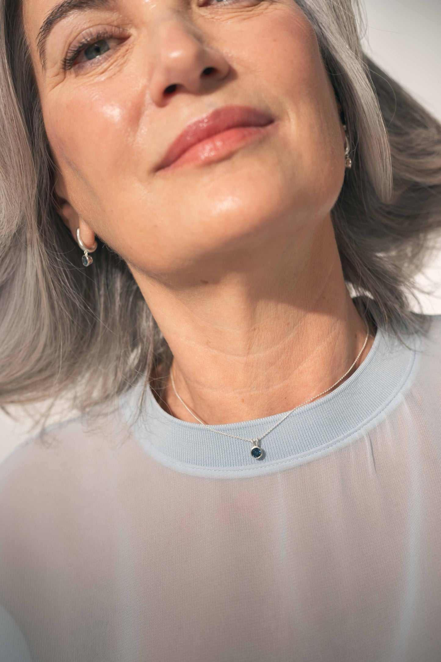 COLGANTE ESSENCE PLATA - TOPACIO LONDON BLUE