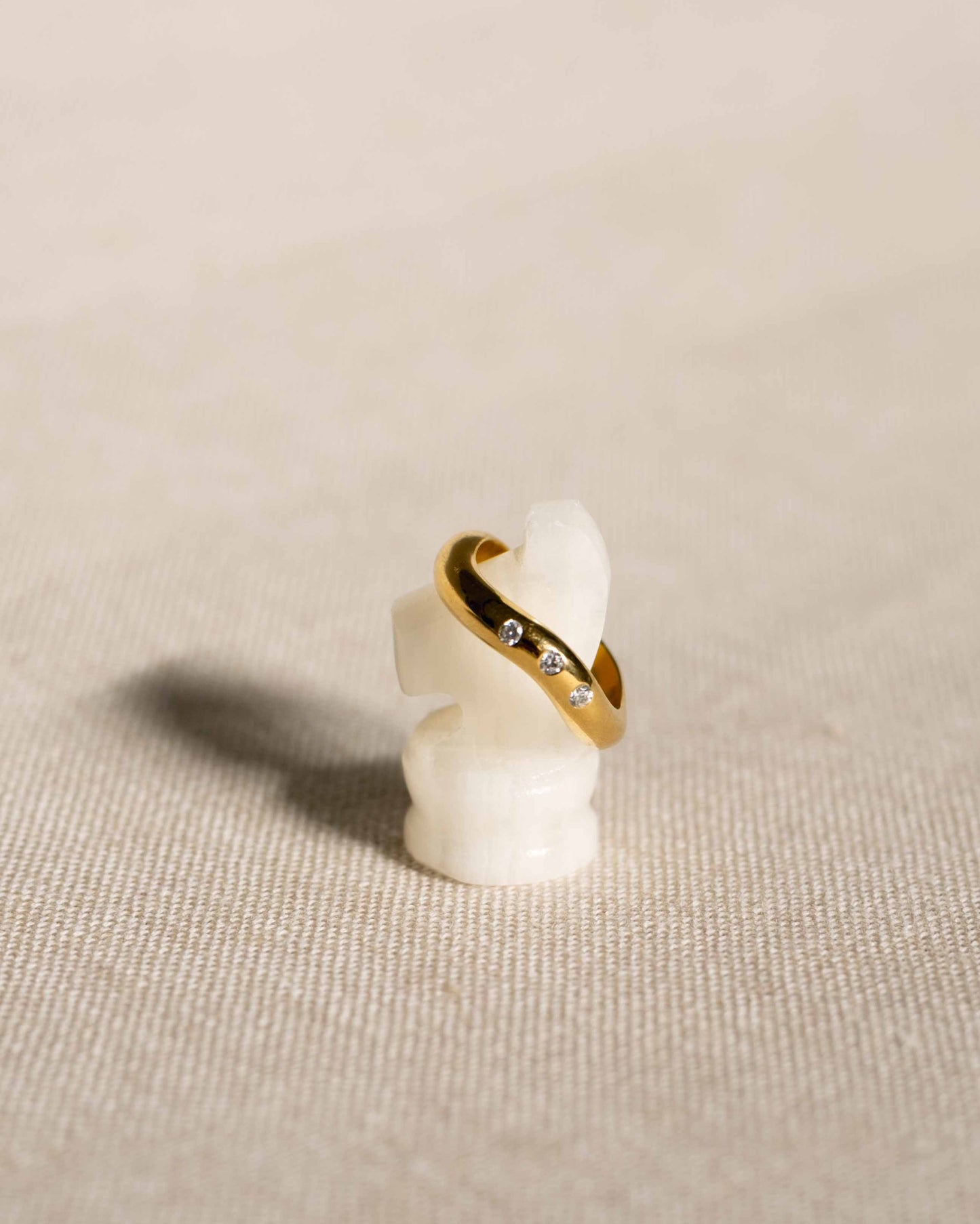 ANILLO ESSENCE HARMONY ORO AMARILLO 18K - DIAMANTES