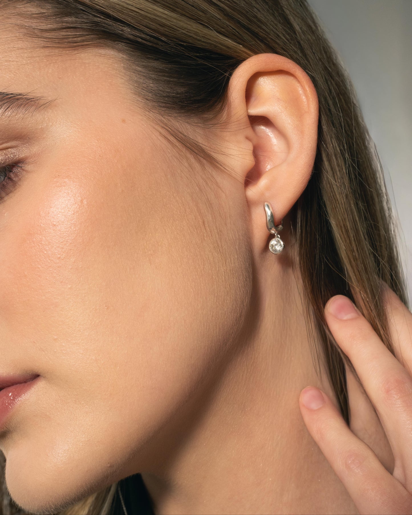 ESSENCE HOOP SILBER - RHODALITH