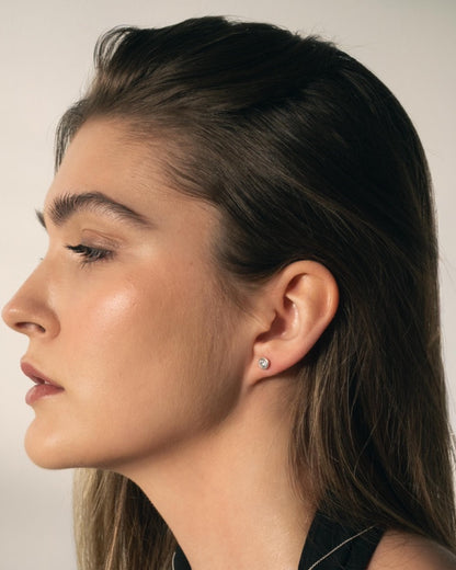 ESSENCE STUDS ORO BLANCO 18K - DIAMANTE