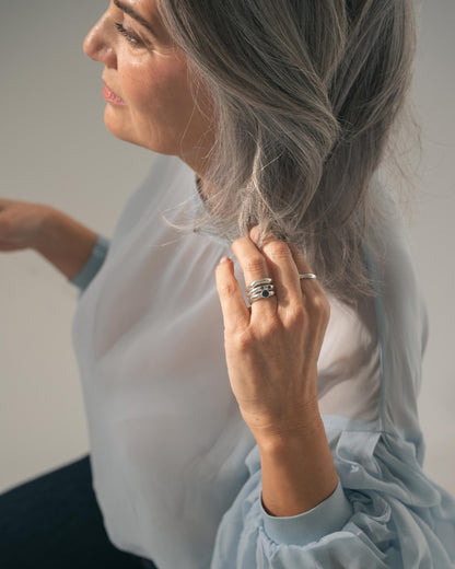 ESSENCE SOLITÄRRING SILBER – LONDON BLUE TOPAS