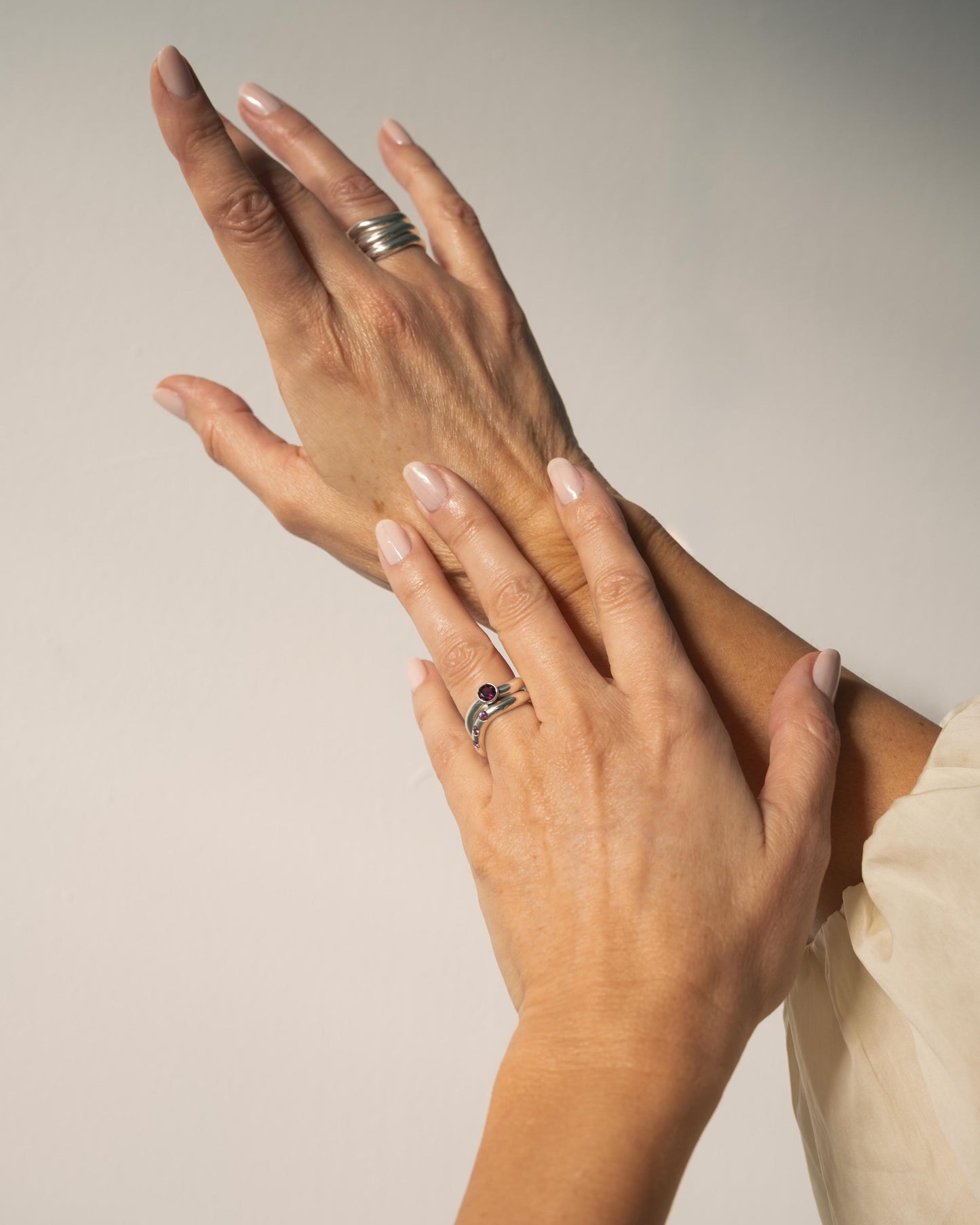 ESSENCE HARMONY SILVER RING - RHODOLITE