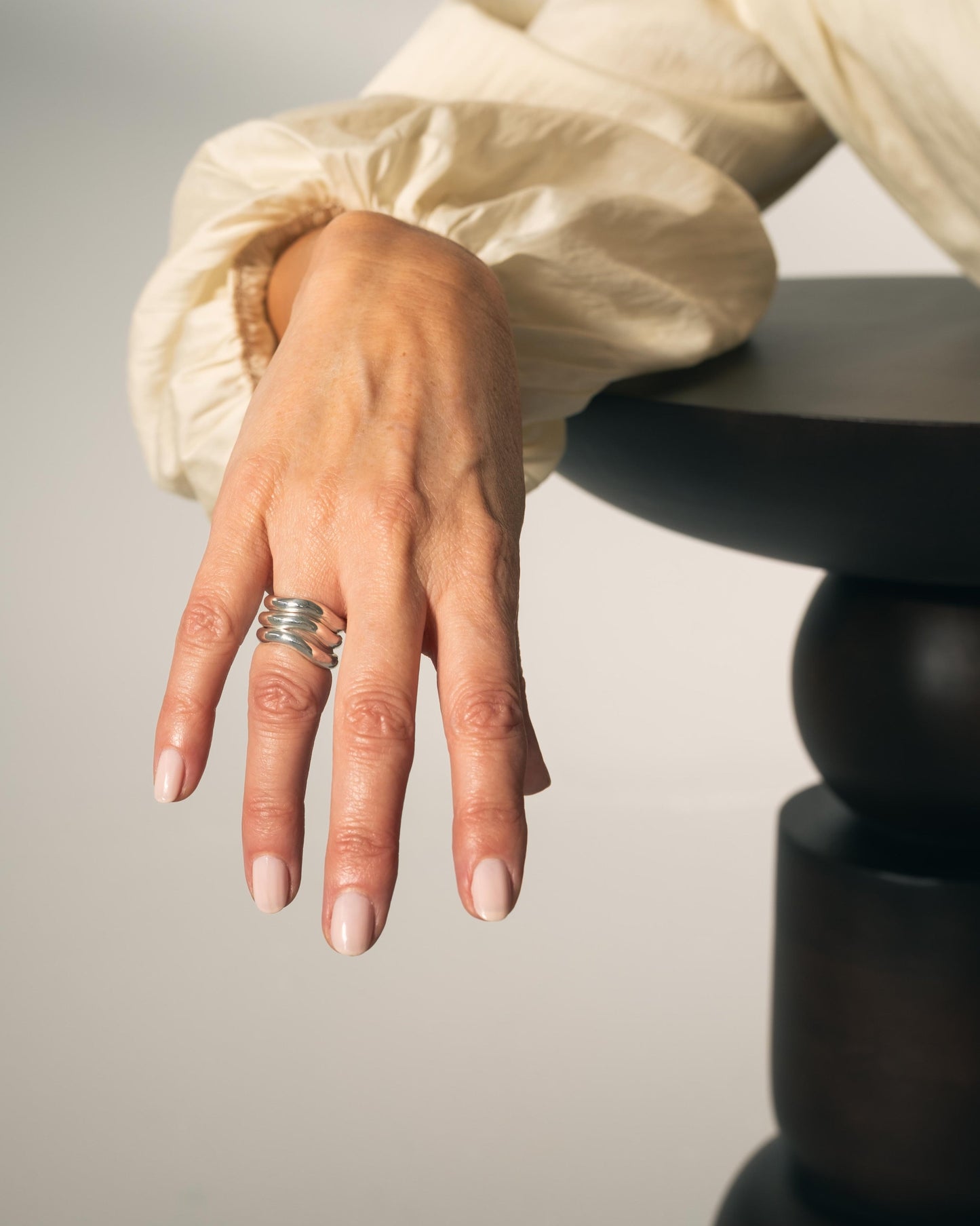 ANILLO ESSENCE LIQUID PLATA